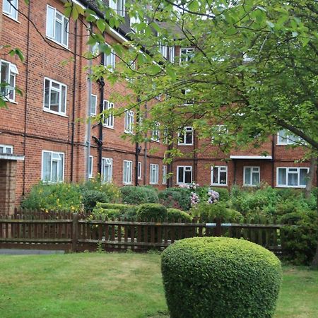 Wonderful Apartment In Wembley Лондон Экстерьер фото