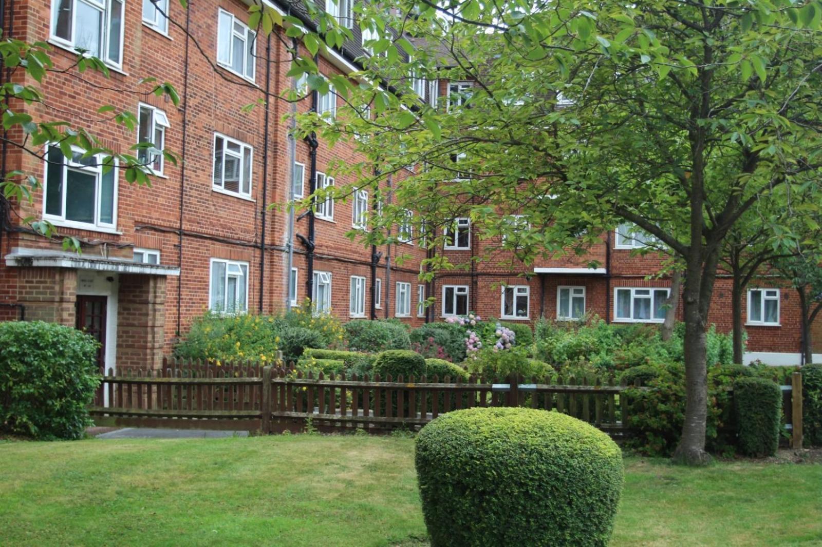 Wonderful Apartment In Wembley Лондон Экстерьер фото